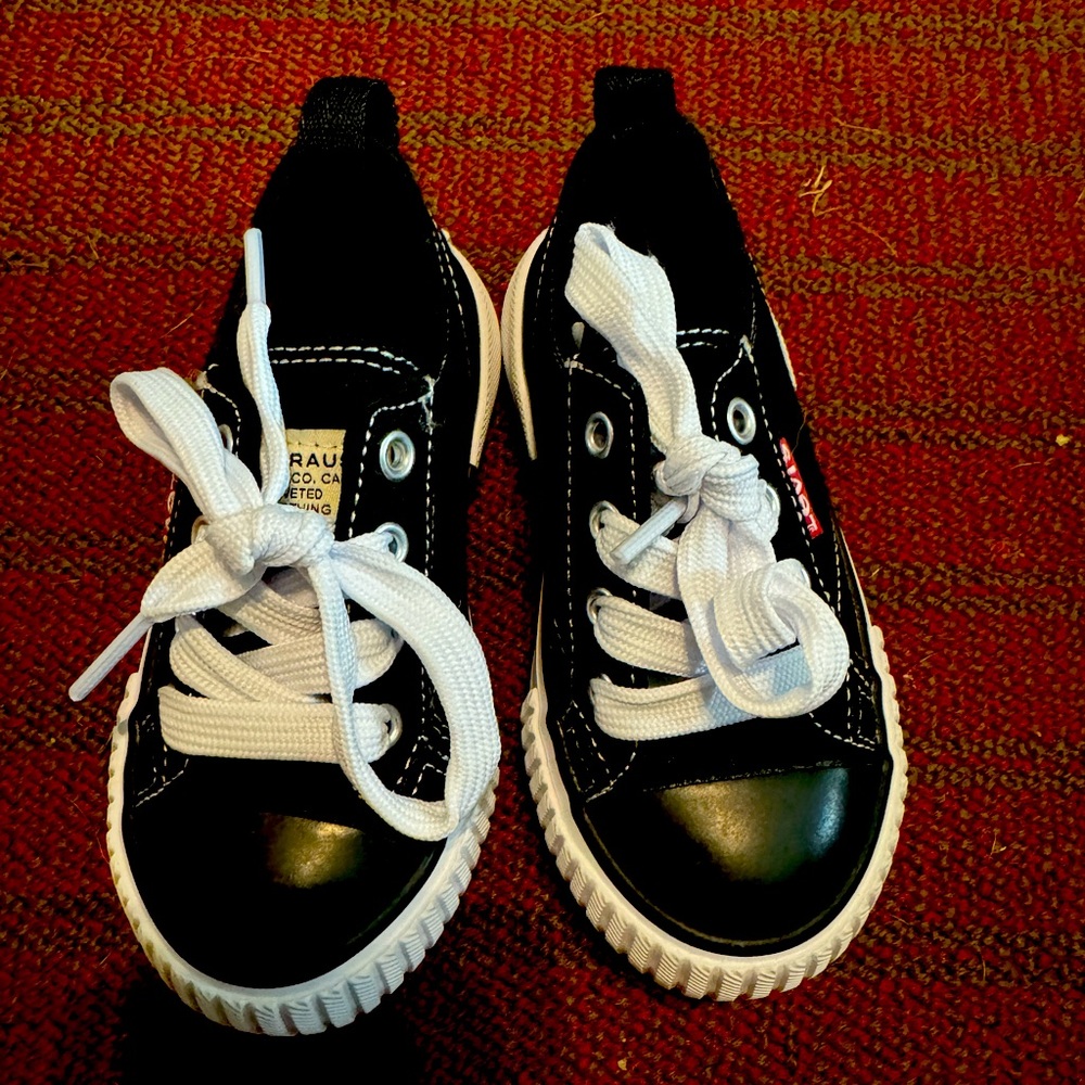 Levi's Toddler Anikin C CVS Unisex Sneaker Shoe NEVER WORN